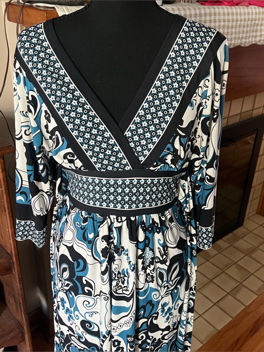 City Triangles Blue and White Patterned Midi Dress